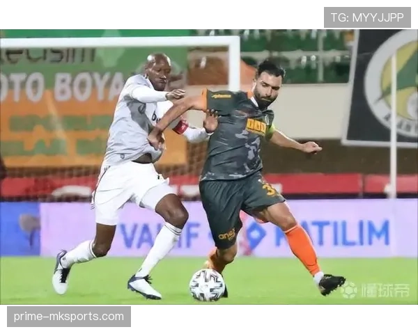 贝西克塔斯防线全面升级,新赛季打造钢铁后防迎战强敌 贝西克塔斯防线全面升级,新赛季打造钢铁后防迎战强敌