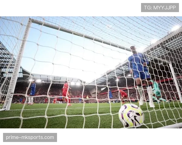 切尔西防线磨合不稳定问题持续，对争冠形势构成阶段性制约。